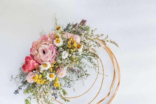 Ranunculus Dried Flower Cake Topper, Dried Bridal Bouquet for Weddings, Rustic Boho Brides, Bridesmaid bouquet, Wildflowers Dried bouquet