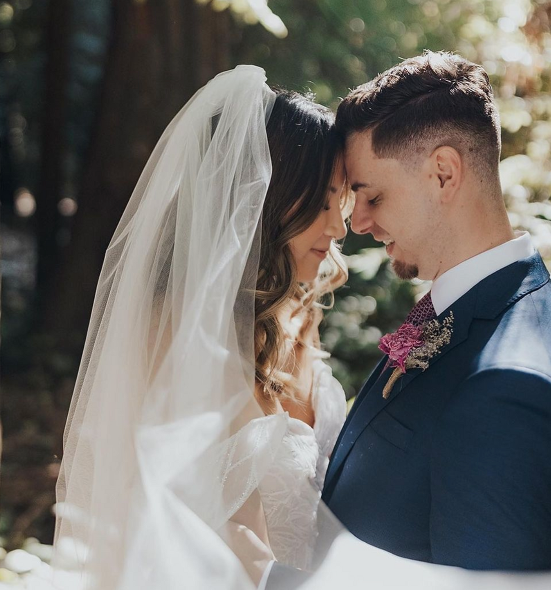 15 Beautiful Elopement Bouquet Ideas for Every Style &amp; Budget