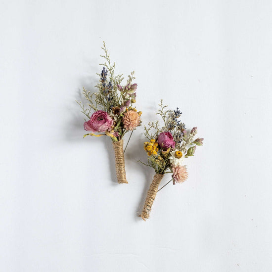 Ranunculus Dried Bridal boutonniere / Dry Flower Wedding, Rustic Boho Brides, Bridesmaid bouquet, Wildflowers Dried bouquet