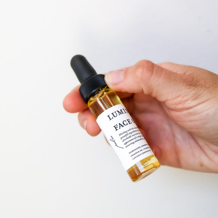 Illuminating face oil for Wrinkles, Dryness, Acne, Redness and Blemishes